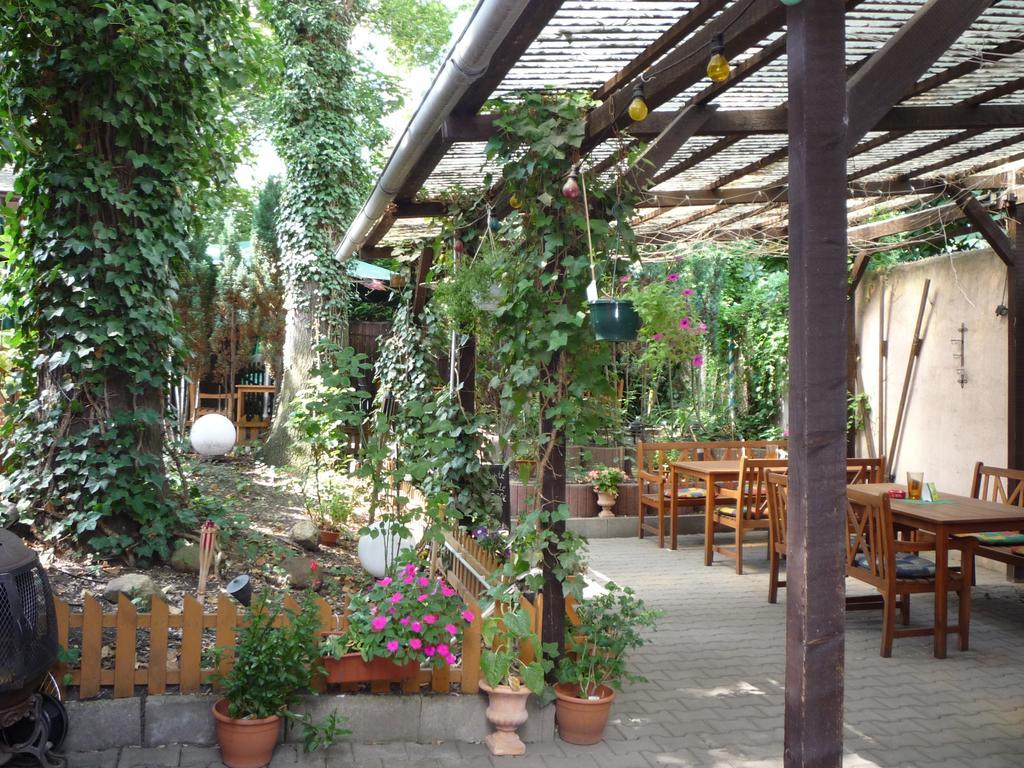 Gasthof & Pension Hause Halle  Bagian luar foto